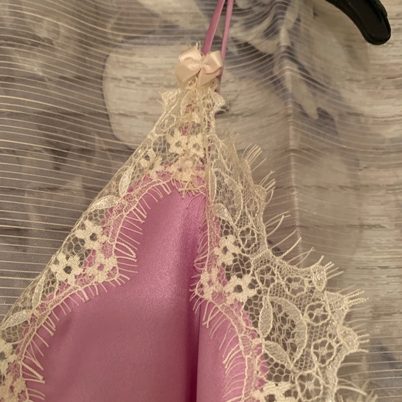 Kendall and Kylie Silk cami tank - Picture 2 of 4